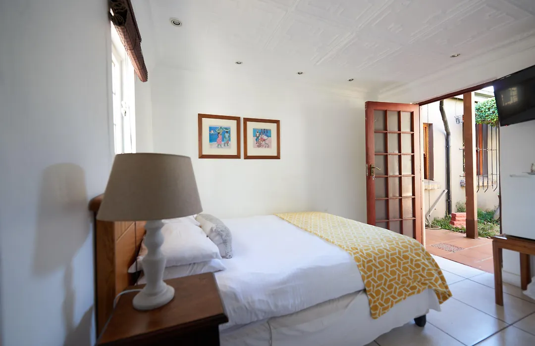 84 On Fourth Guest House-1
