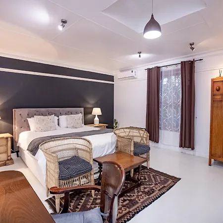 84 On Fourth Guest House-2