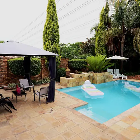 Corgi Guest House-2
